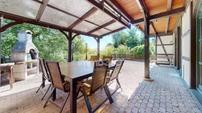 große Terrasse + Grillecke