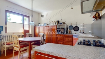 Küche - Freistehendes Einfamilienhaus mit Dachterrasse, Garten und viel Platz auf drei Etagen