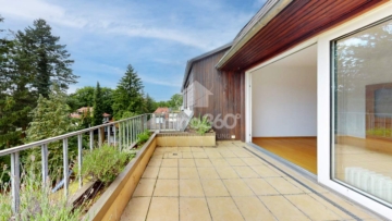 Terrasse - Bezugsfreie Dachgeschosswohnung mit sonniger Dachterrasse & weitem Blick ins Grüne