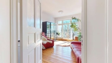 Zimmer 1 + Loggia - Eleganz im Prenzlauer Berg: Zwei Balkone, Echtholzkamin und flexible Grundrissoptionen